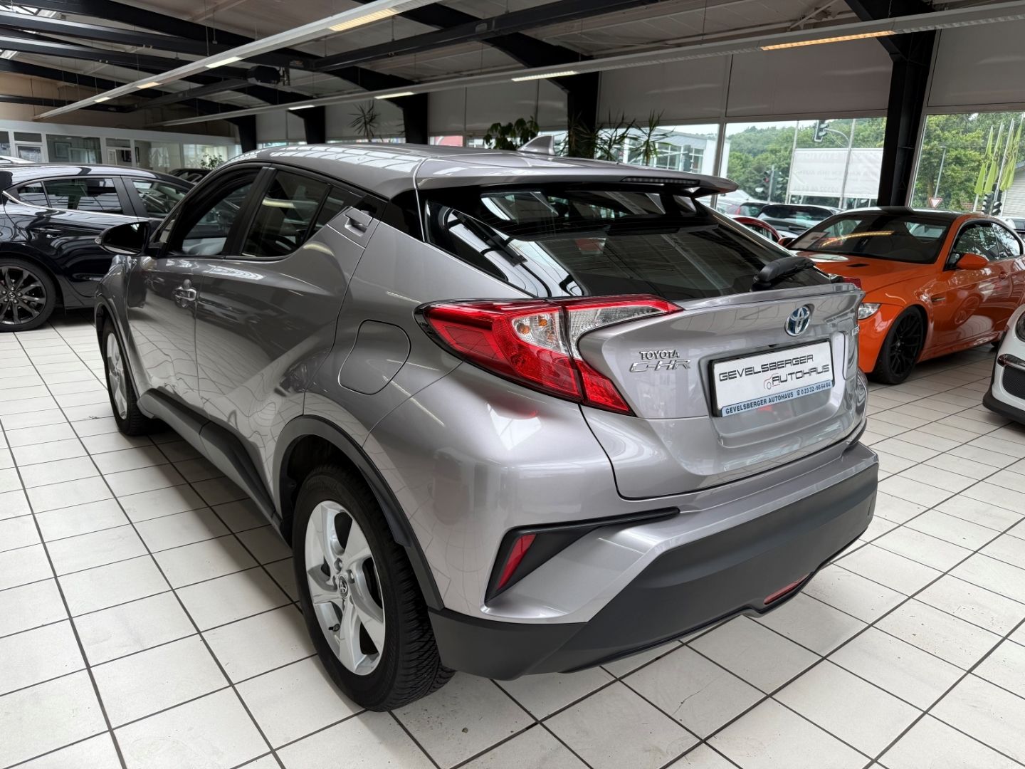 Toyota C-HR Hybrid Flow 1.8 - Samsaru's Car Outlet