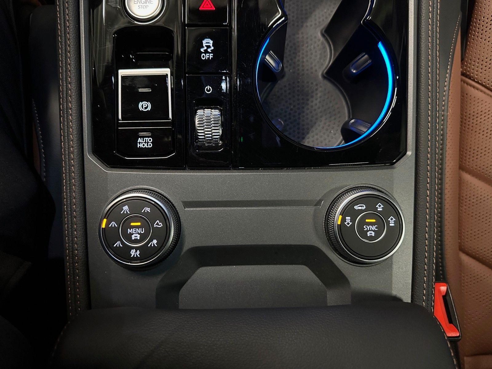 Volkswagen Touareg R-Line 4M - Samsaru's Car Outlet