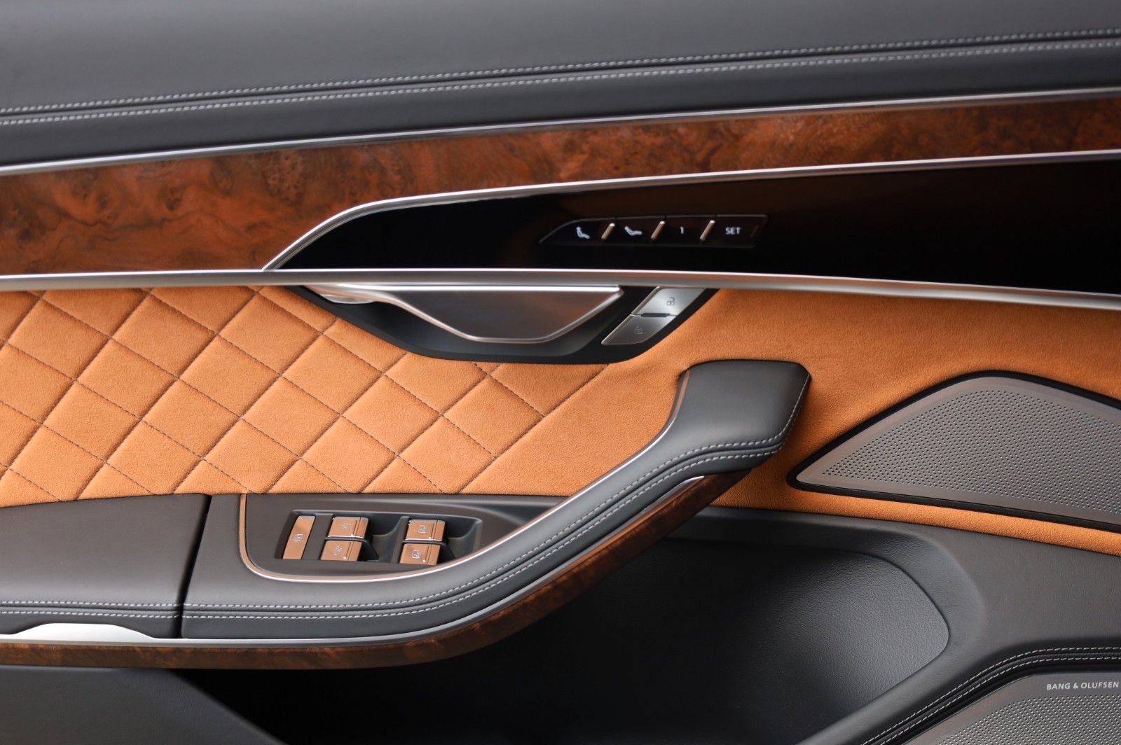 Audi A8 50 TDI Lang Exclusive - Samsaru's Car Outlet