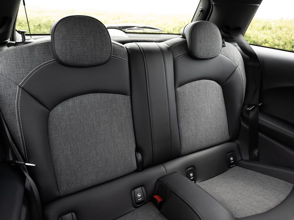 MINI Cooper Chili - Samsaru's Car Outlet