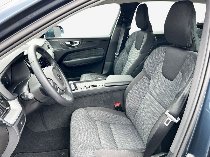 Volvo XC60 B5 B AWD Core - Samsaru's Car Outlet