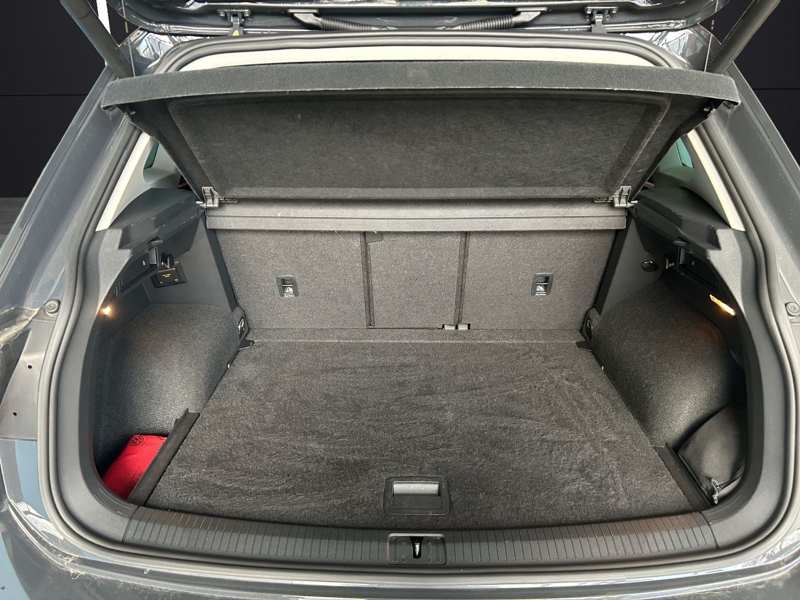 Volkswagen Tiguan TDI Elegance DSG 4M Matrix Navi ACC AHK S