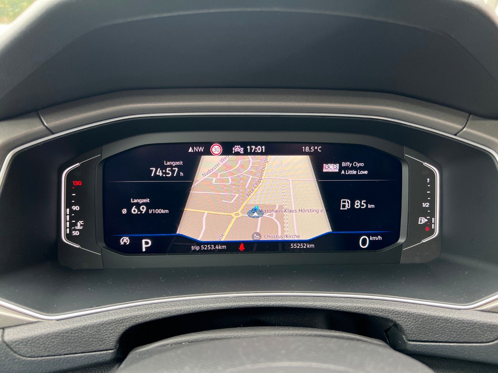 Volkswagen T-Roc Style 1.5TSi DSG R-Line - Samsaru's Car Outlet