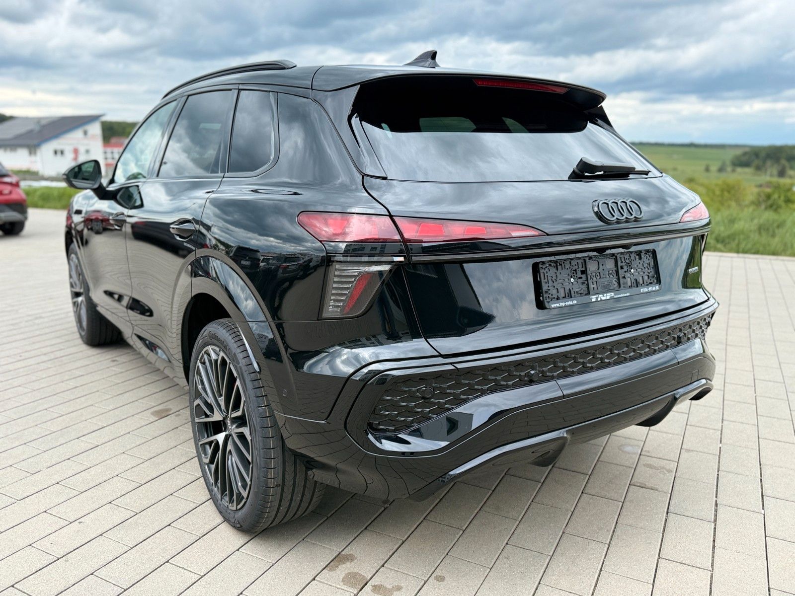 Audi Q3 TFSI S-line S tronic+AHK+PANO+SONOS+