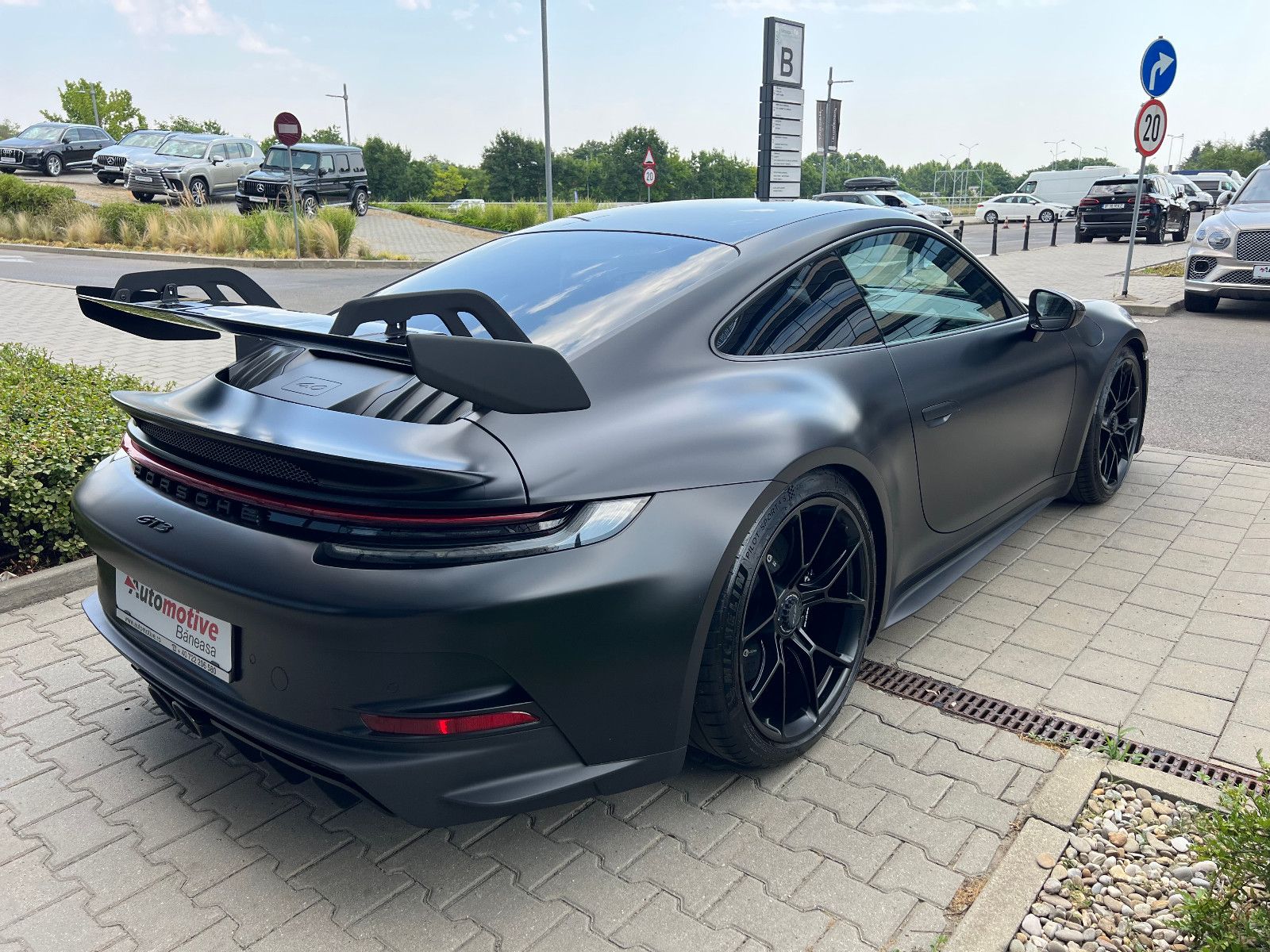 Porsche 911 GT3 - Samsaru's Car Outlet