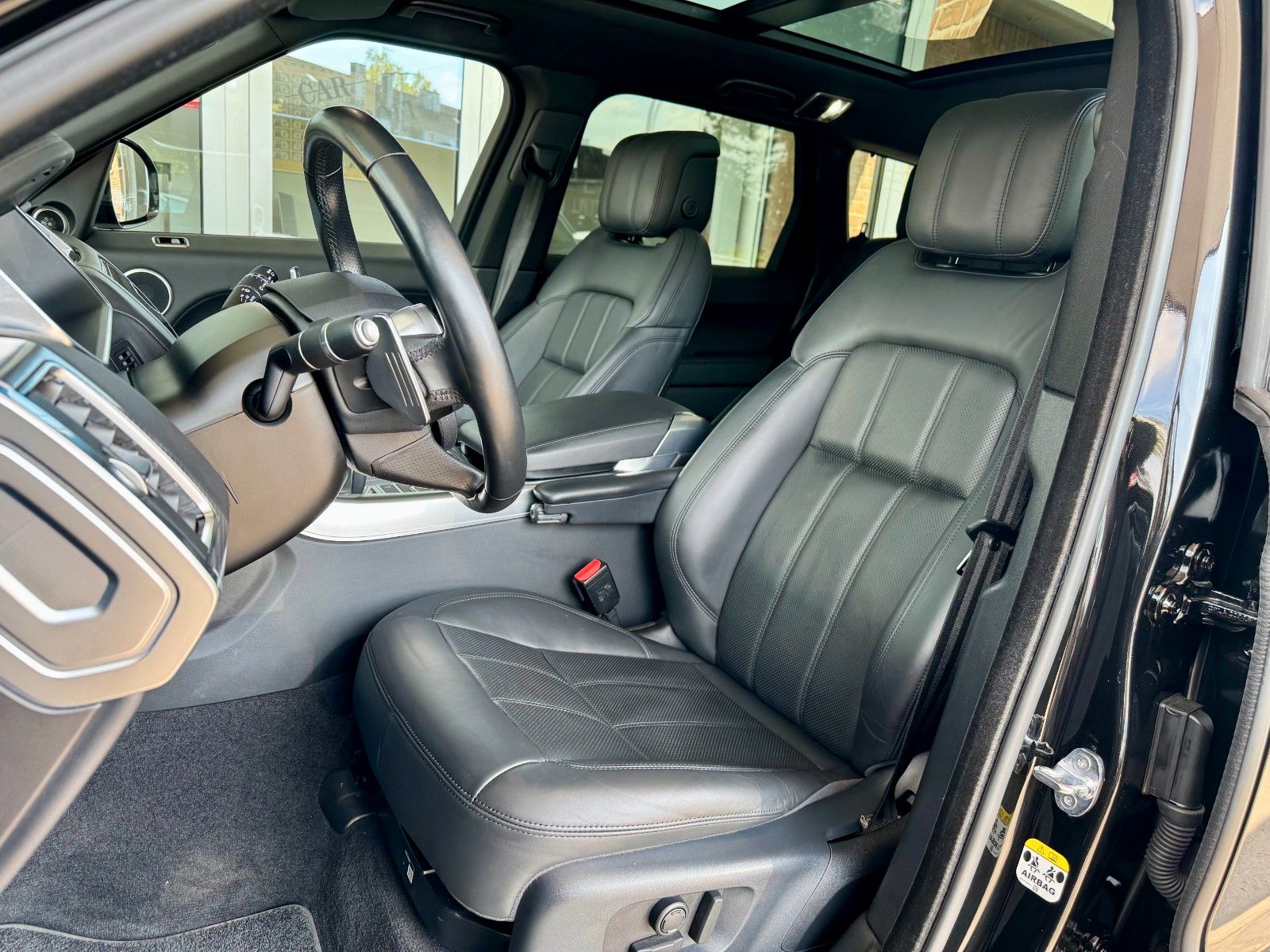 Range Rover Sport HSE Dynamic - Samsaru's Car Outlet