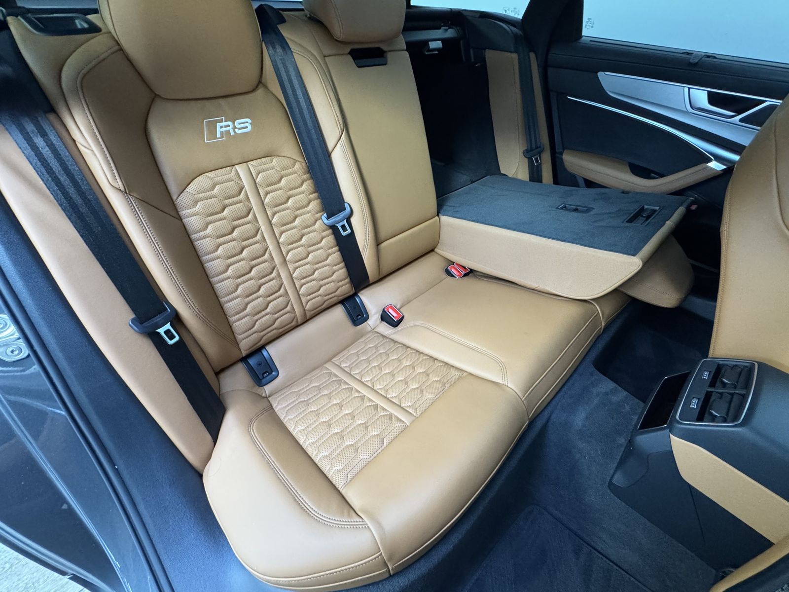 Audi RS6 HeadUP MatrixLED Pano B&O 360° ACC Sitzlüft.