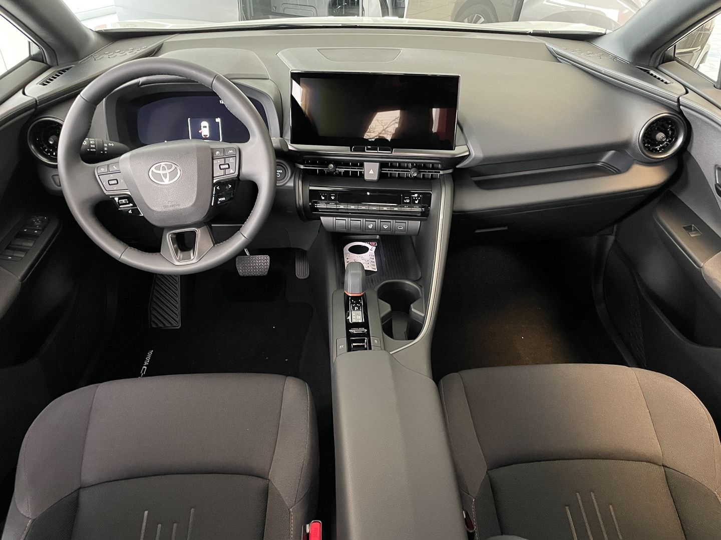 Toyota C-HR Hybrid - Samsaru's Car Outlet