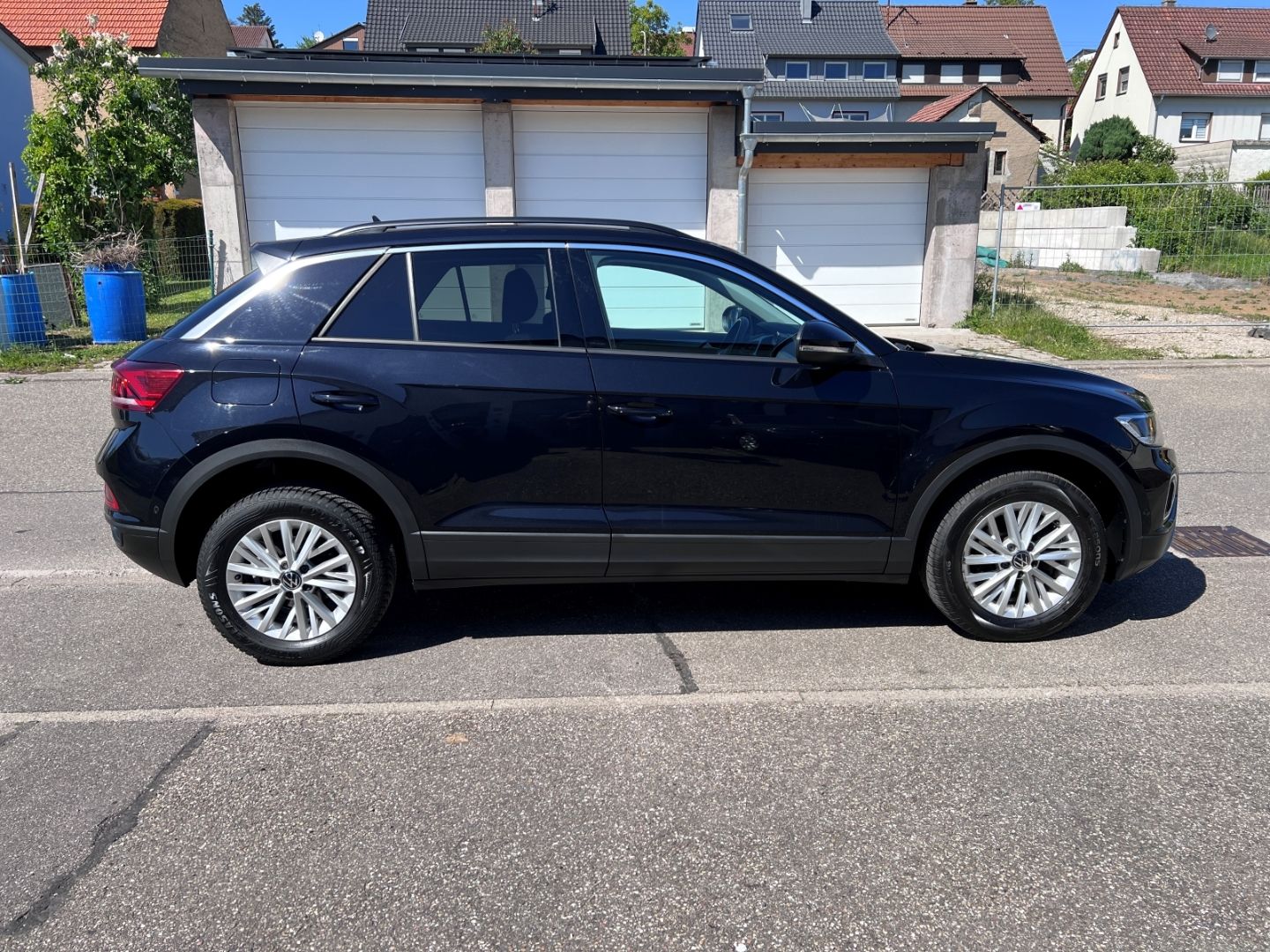 Volkswagen T-Roc 1.0 TSI Life - Samsaru's Car Outlet