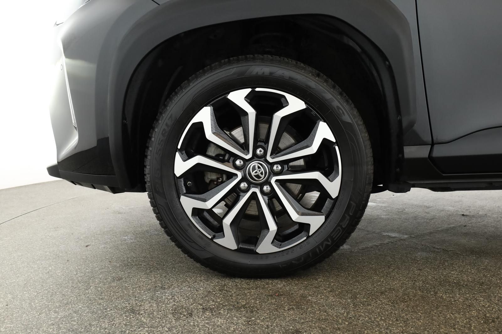 Toyota Yaris Cross CVT Team D LED Navi SHZ iACC Kam 17"