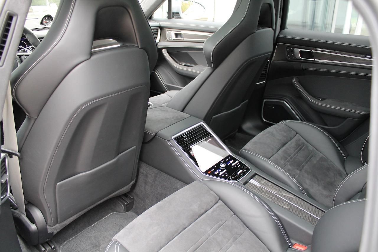 Porsche Panamera GTS HUD Panorama Softclose PDCC Inno...