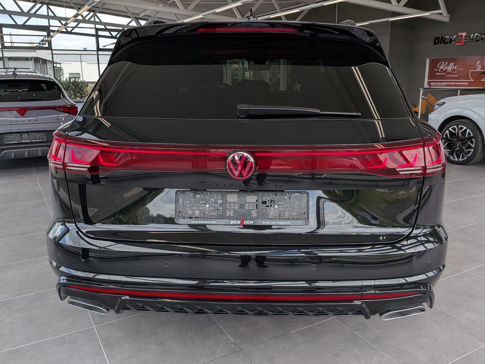 Volkswagen Touareg 3.0TDI 4M R-Line VOLL Black 22" UPE 114T