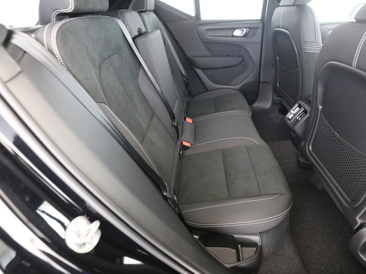 Volvo XC40 B4 Ultra Dark - Samsaru's Car Outlet