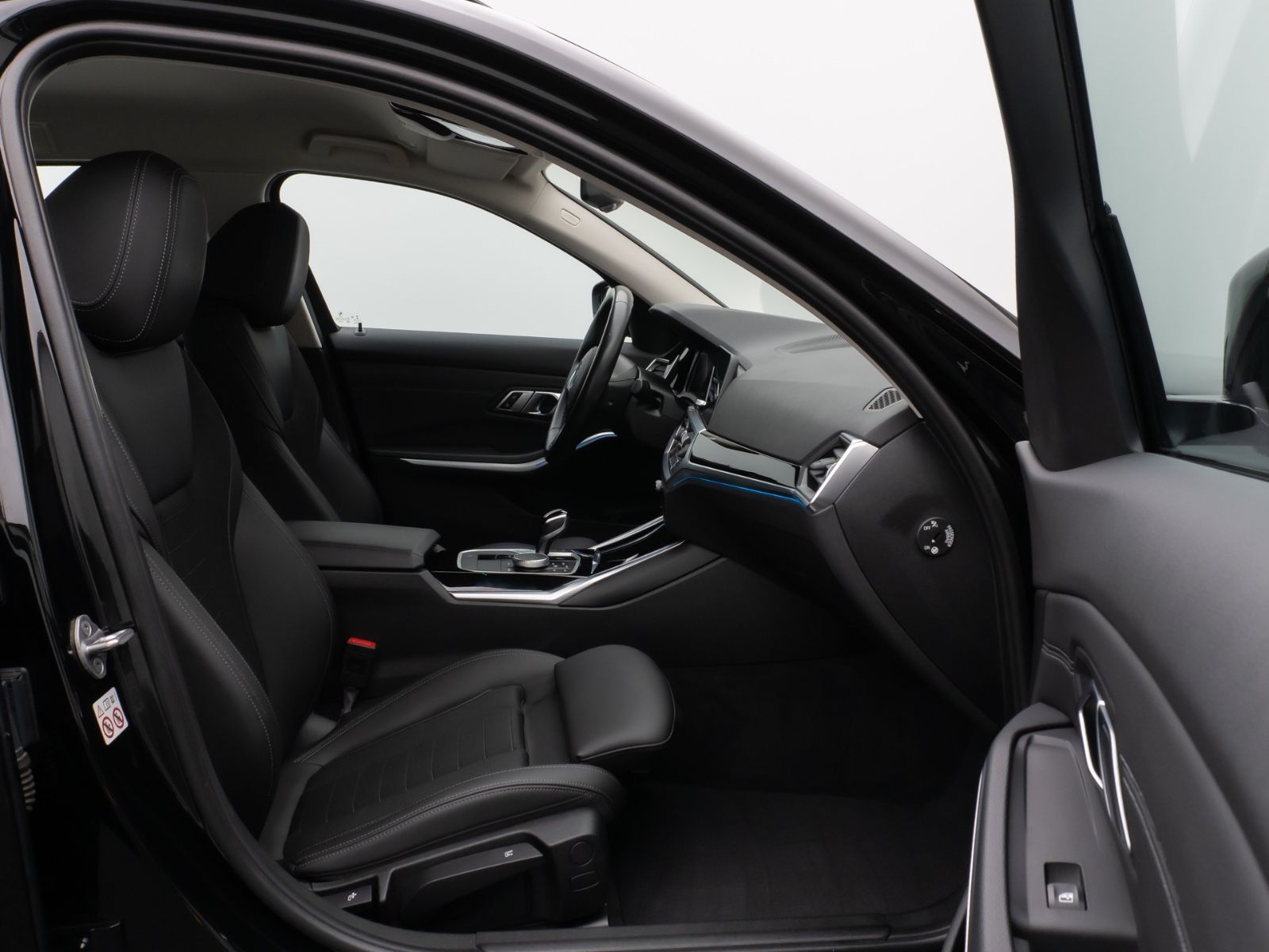 BMW 330e xD Sport Line 360°DAB Stop&Go LED Alarm AHK