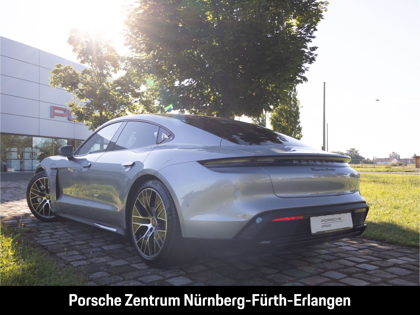 Porsche Taycan Turbo InnoDrive HUD LED-Matrix BOSE Surro