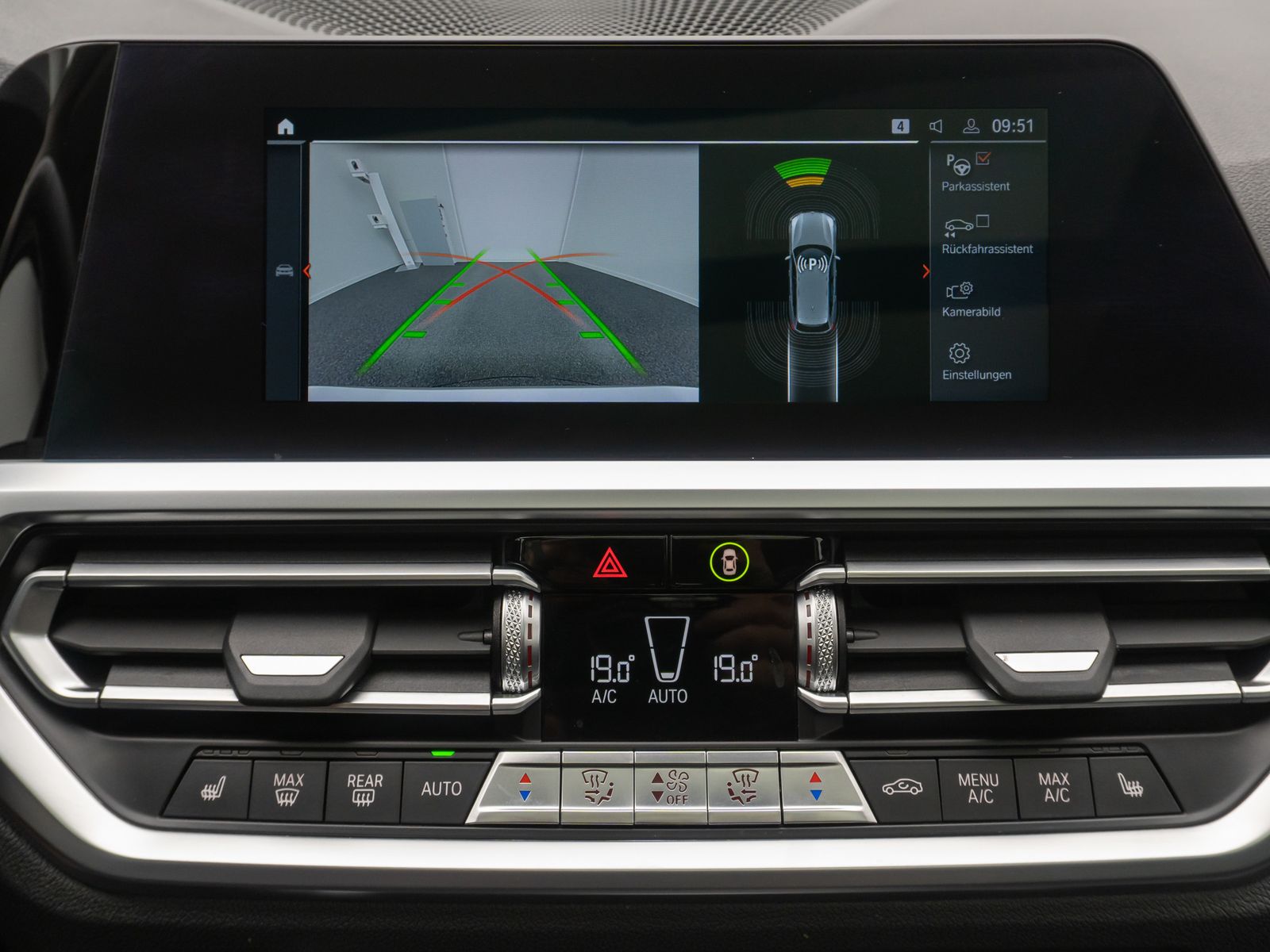 BMW 320d SportLine - Samsaru's Car Outlet