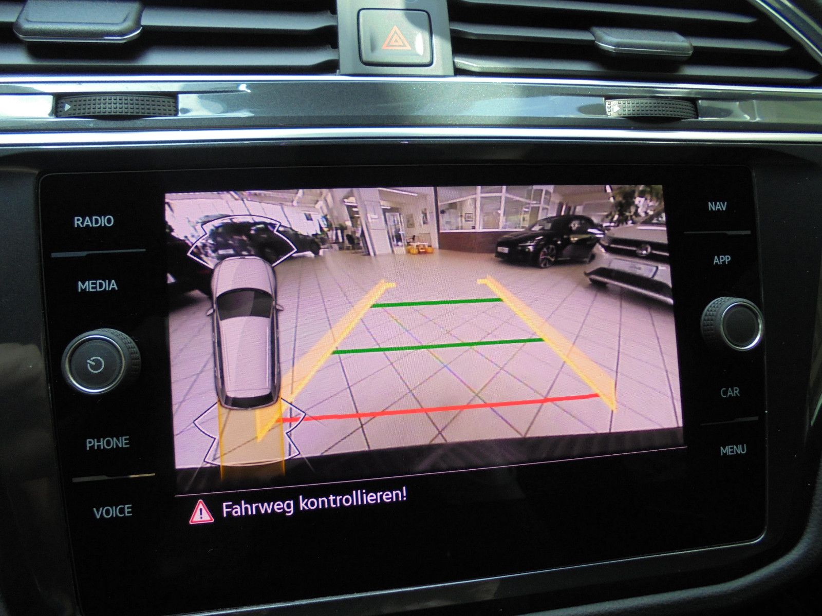 Volkswagen Tiguan R-Line 4Mo - Samsaru's Car Outlet