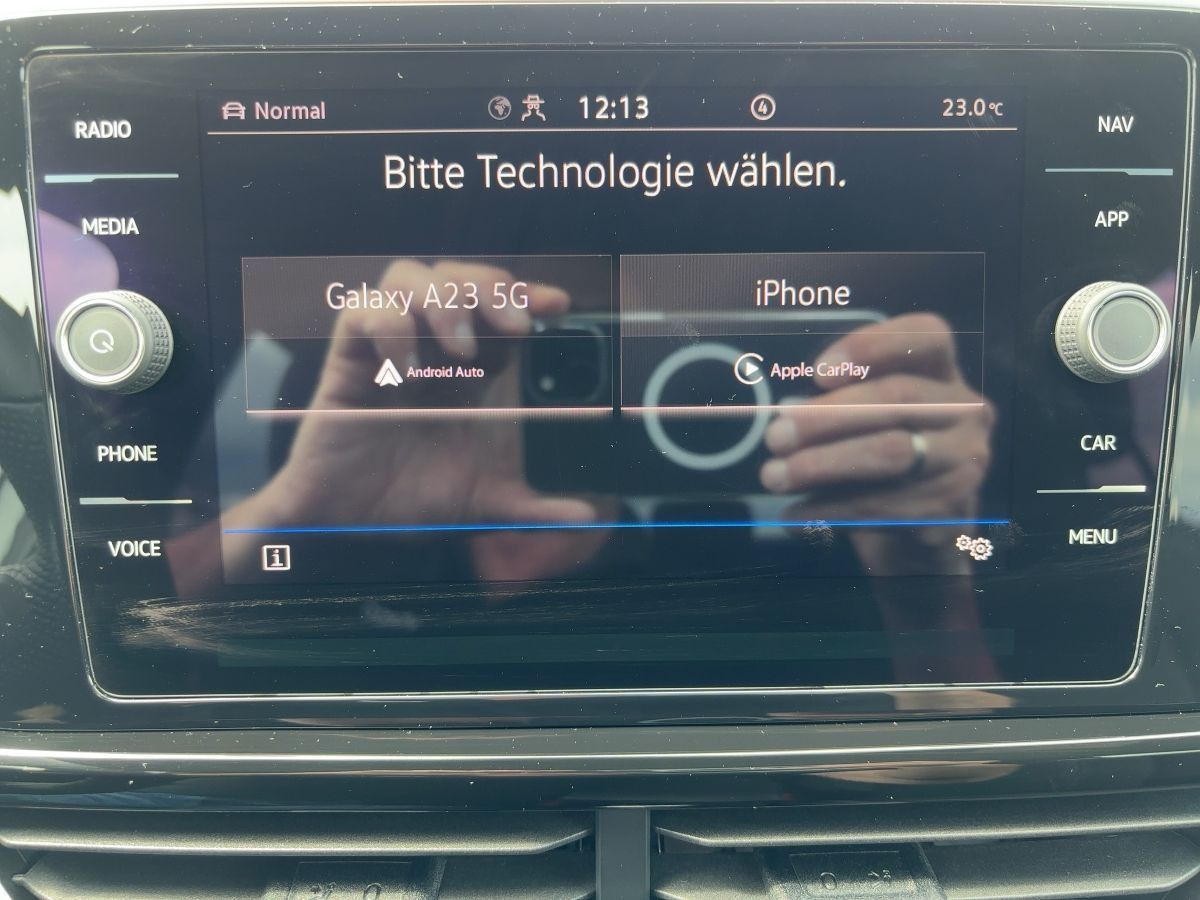 Volkswagen T-Roc 2.0 TDI R-Line - Samsaru's Car Outlet