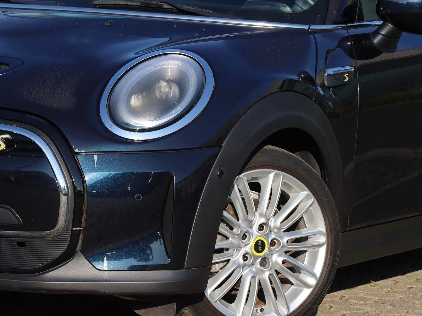 MINI Cooper SE Classic - Samsaru's Car Outlet