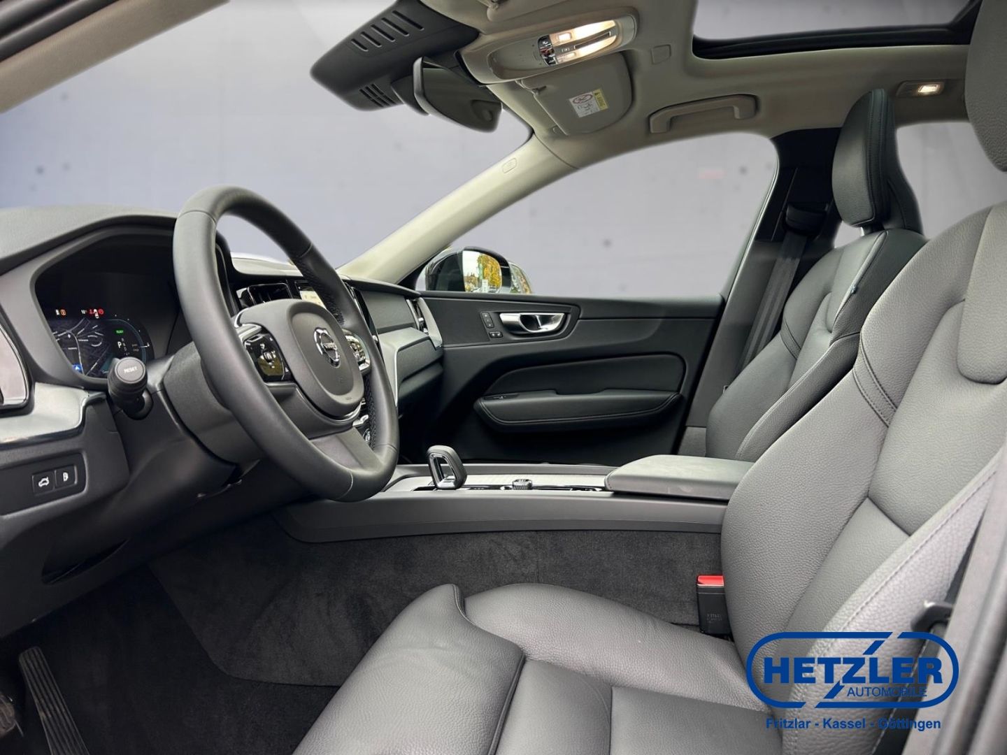 Volvo XC60 Plus Bright Recharge Plug-In Hybrid AWD T6