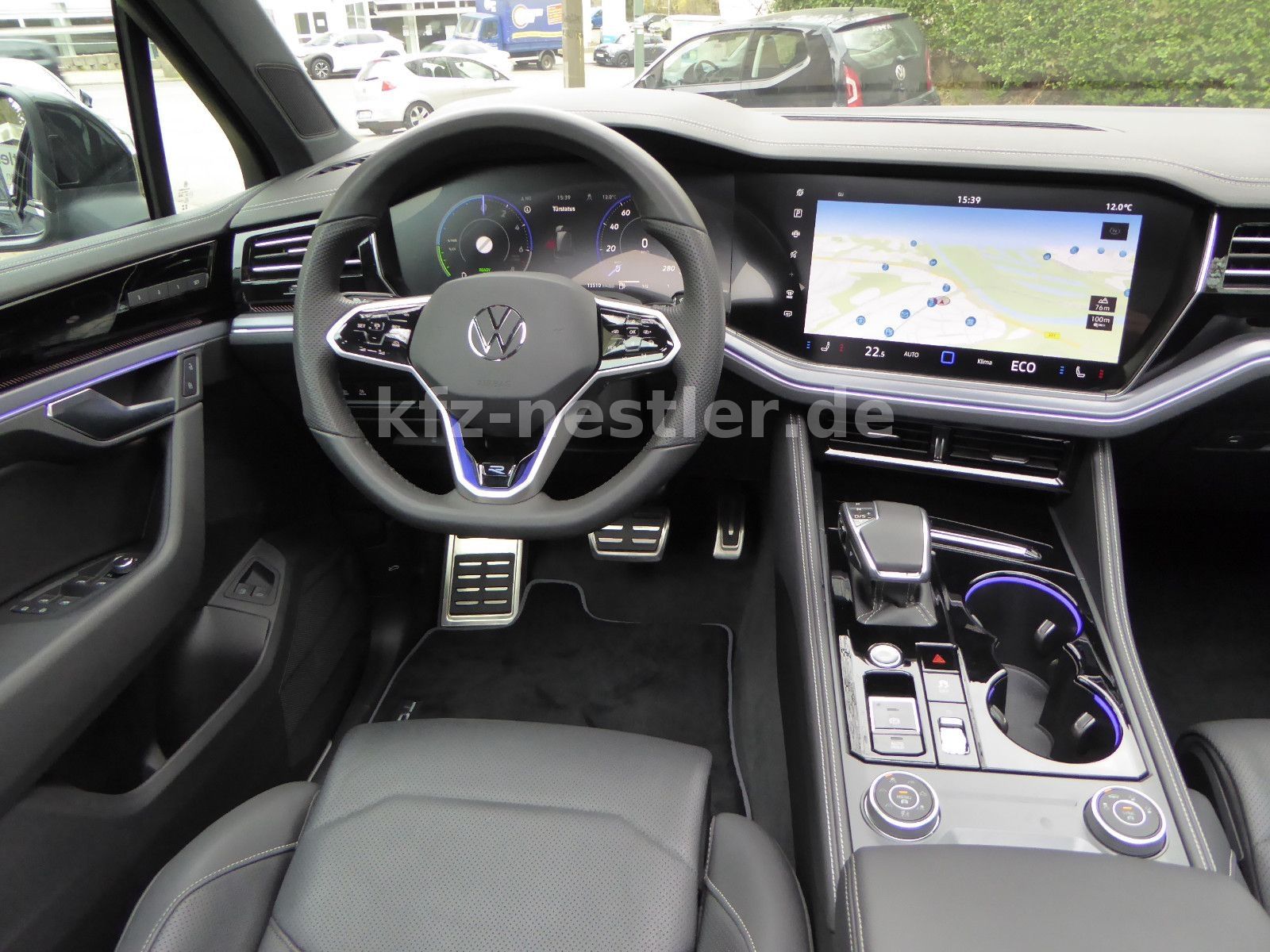 Volkswagen Touareg R eHybrid - Samsaru's Car Outlet
