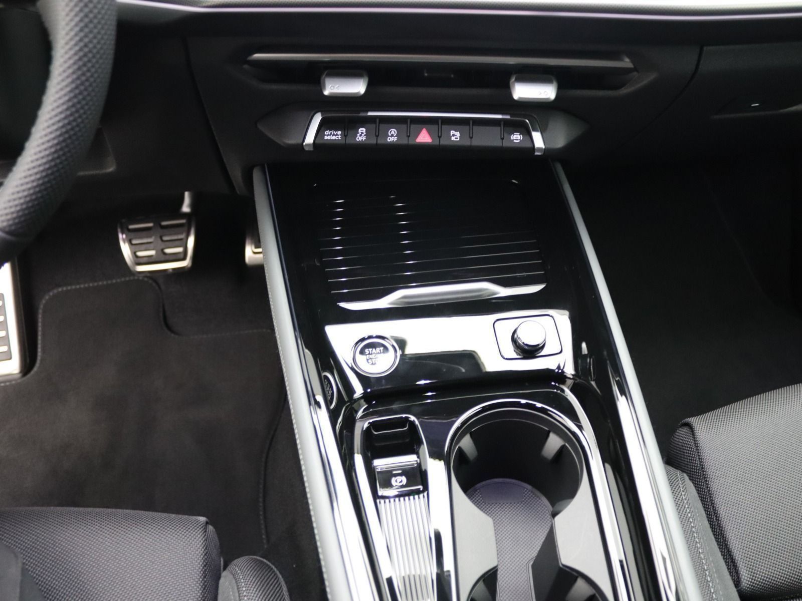 Audi Q3 S-Line TFSI quattro S-tronic/ TechPlus,Matrix