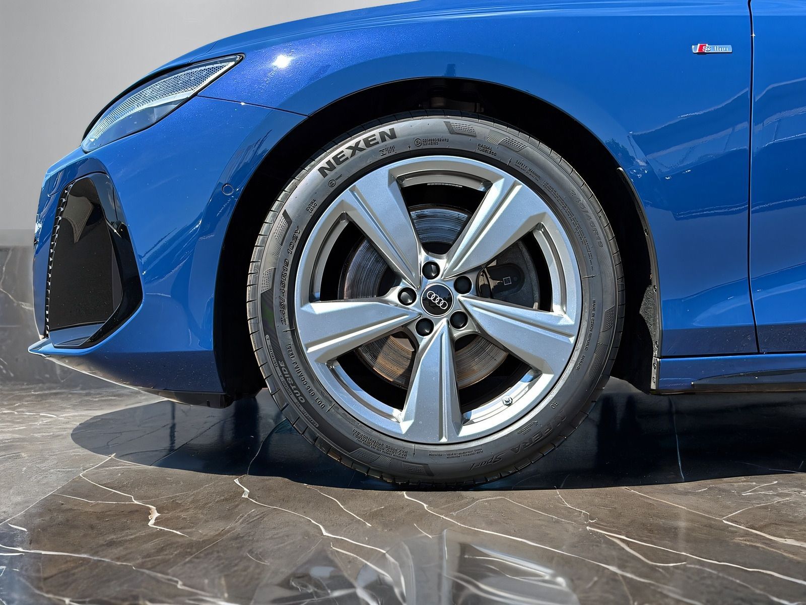 Audi A6 Avant TDI quattro S-tronic +S-LINE+AHK+360°+P