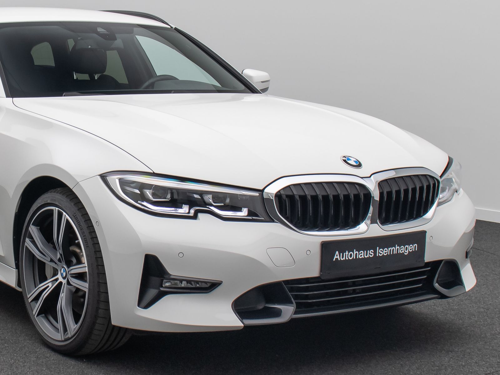 BMW 330i Sport Line - Samsaru's Car Outlet