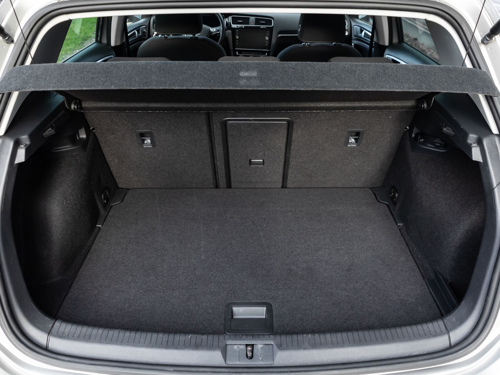 Volkswagen Golf VII 1.5TSI Highline - Samsaru's Car Outlet