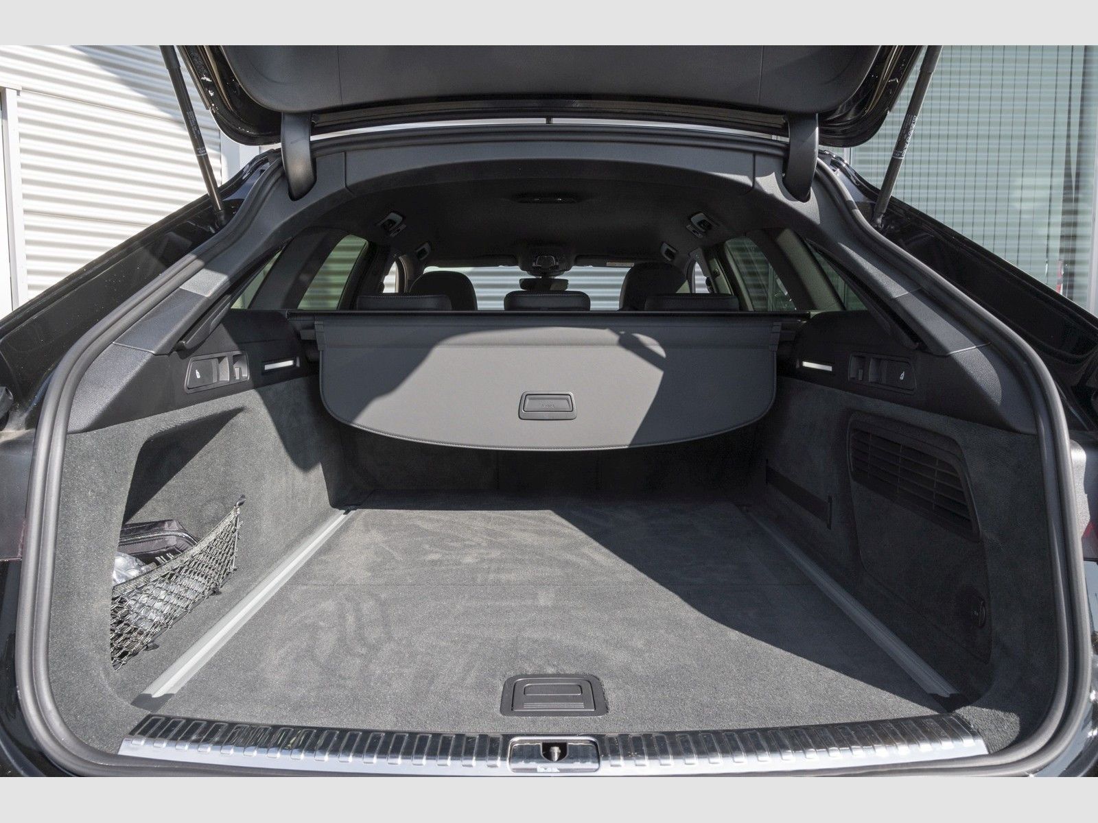 Audi A6 Avant 40 TDI S tronic - Samsaru's Car Outlet