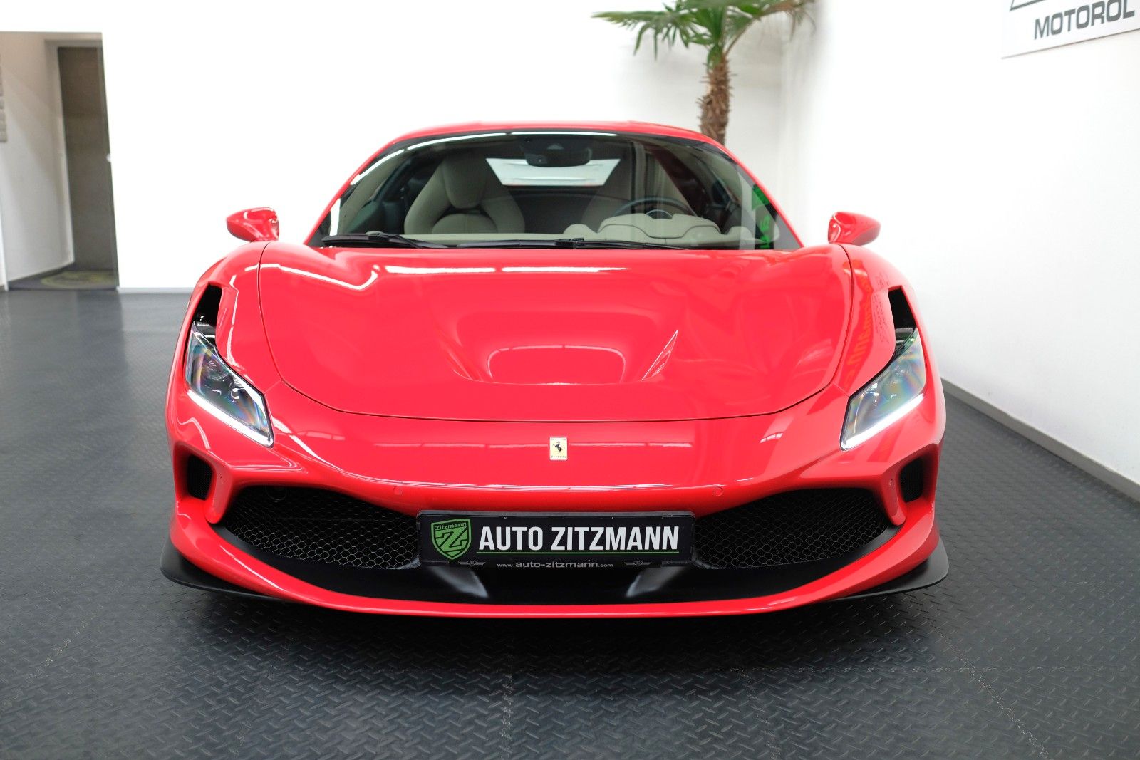 Ferrari F8 Tributo/LIFT/CAMERA/PDC/FULL ELECTRIC SEATS