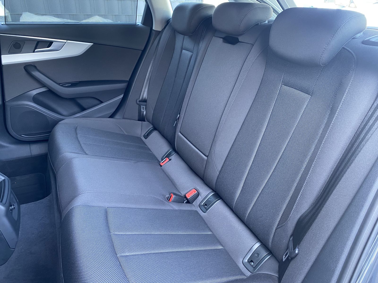 Audi A4 Avant 35 TDI Advanced - Samsaru's Car Outlet