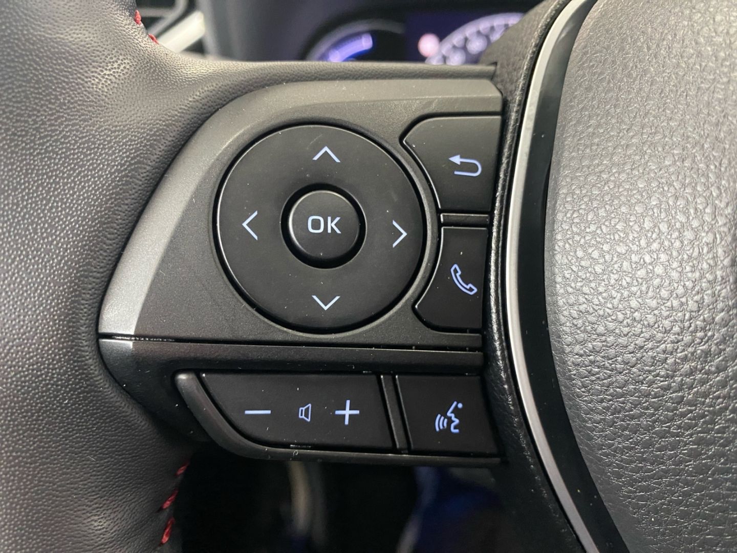 Toyota RAV 4 Plug-in-Hybrid - Samsaru's Car Outlet