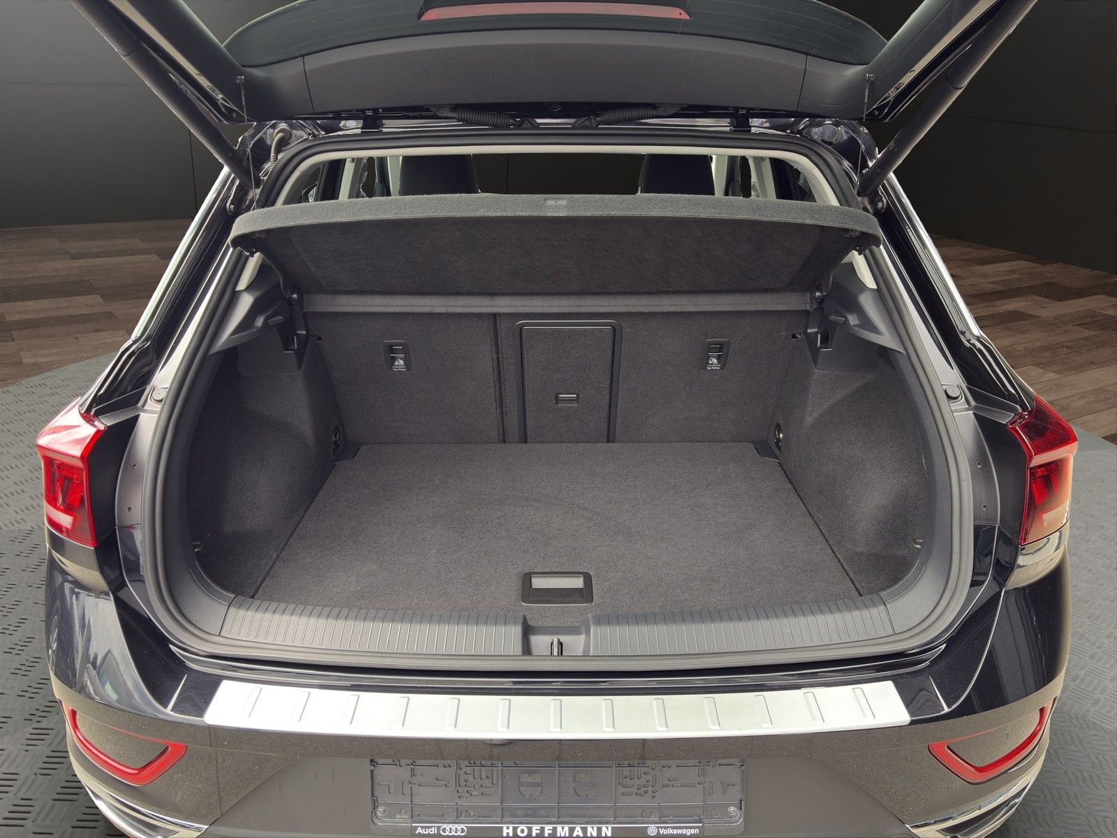 Volkswagen T-Roc 2.0 TDI Style - Samsaru's Car Outlet