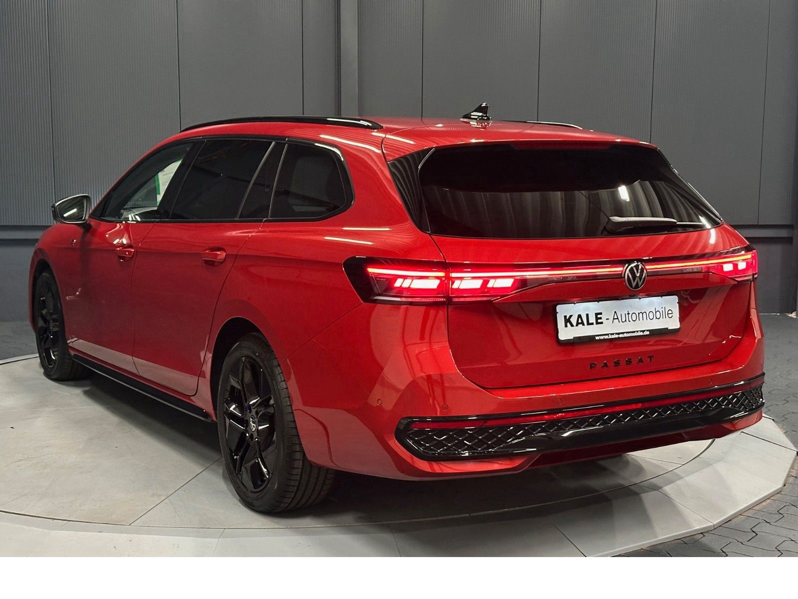 Volkswagen Passat Variant 2.0 TDI 4Motion R-Line*BlackStyle
