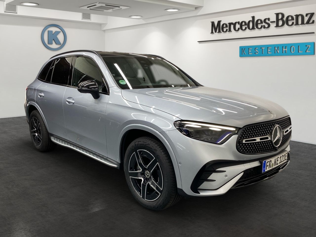 Mercedes-Benz GLC 300 e 4Matic AMG+AHK+PANO+KEYLESS+DIGITAL