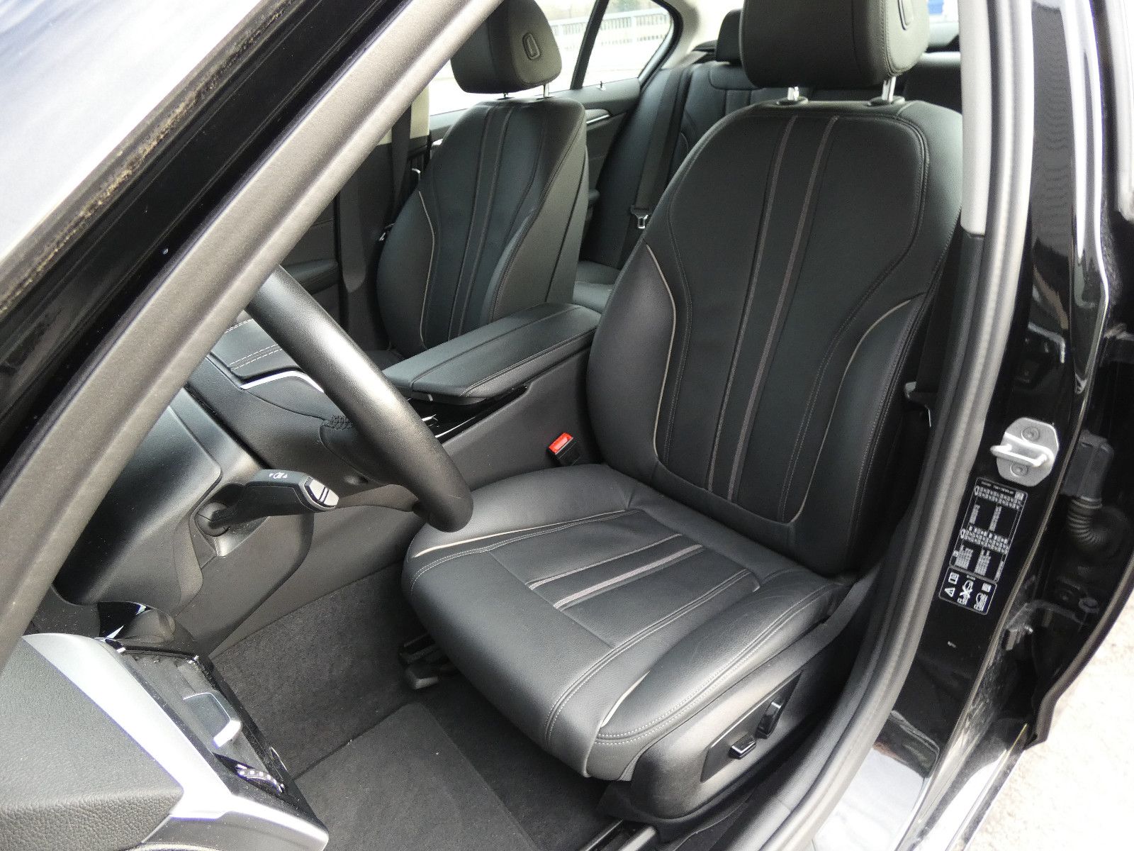 BMW 520d xDrive LED Leder Navi Kamera 1-Hand Facelif