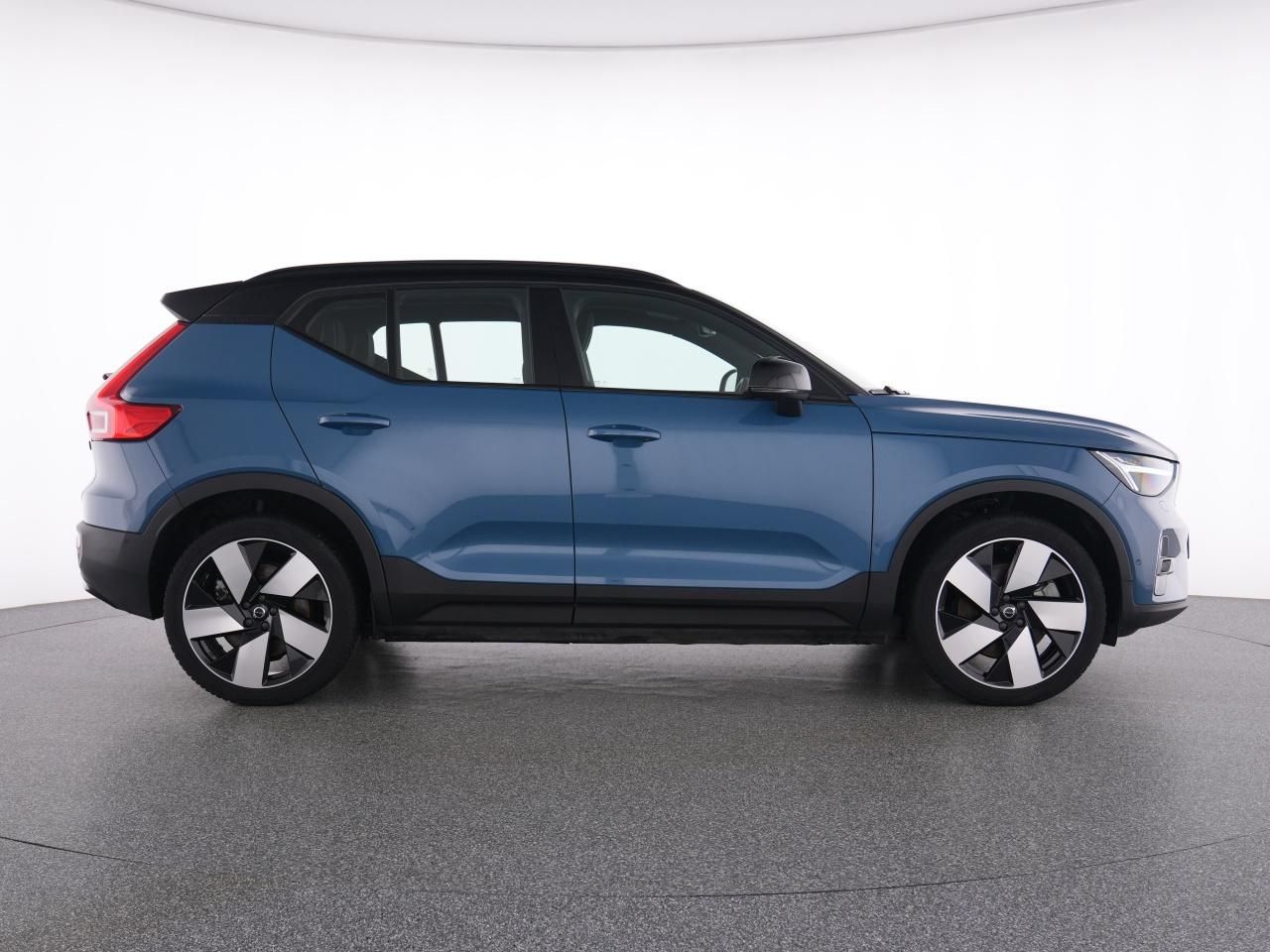 Volvo XC40 PURE ELECTRIC ULTIMATE AHK+LM 20''+MET+360°