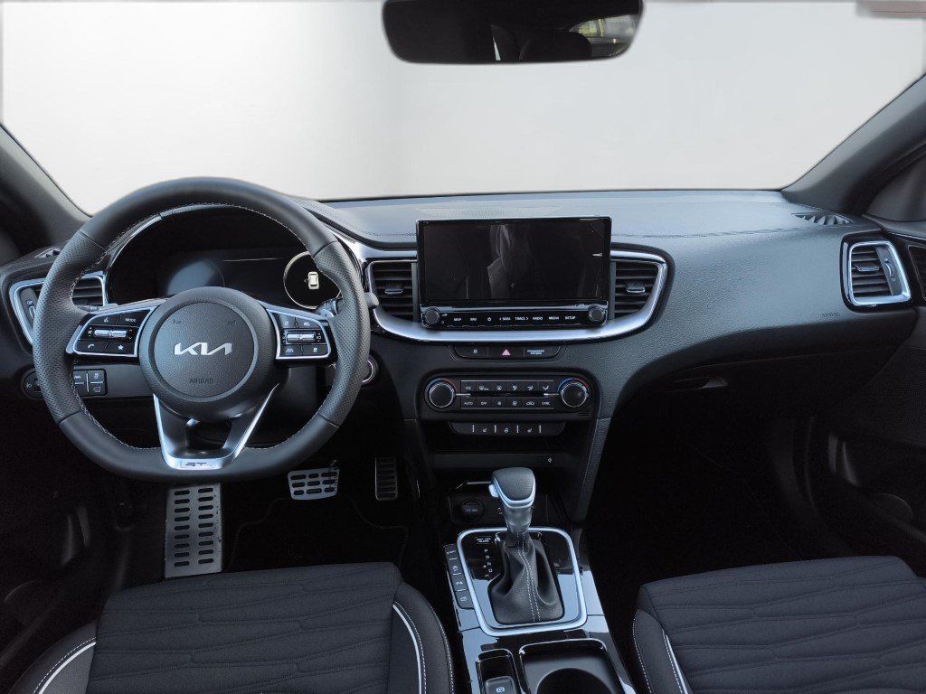 Kia CEED SW 1.5T GTL - Samsaru's Car Outlet
