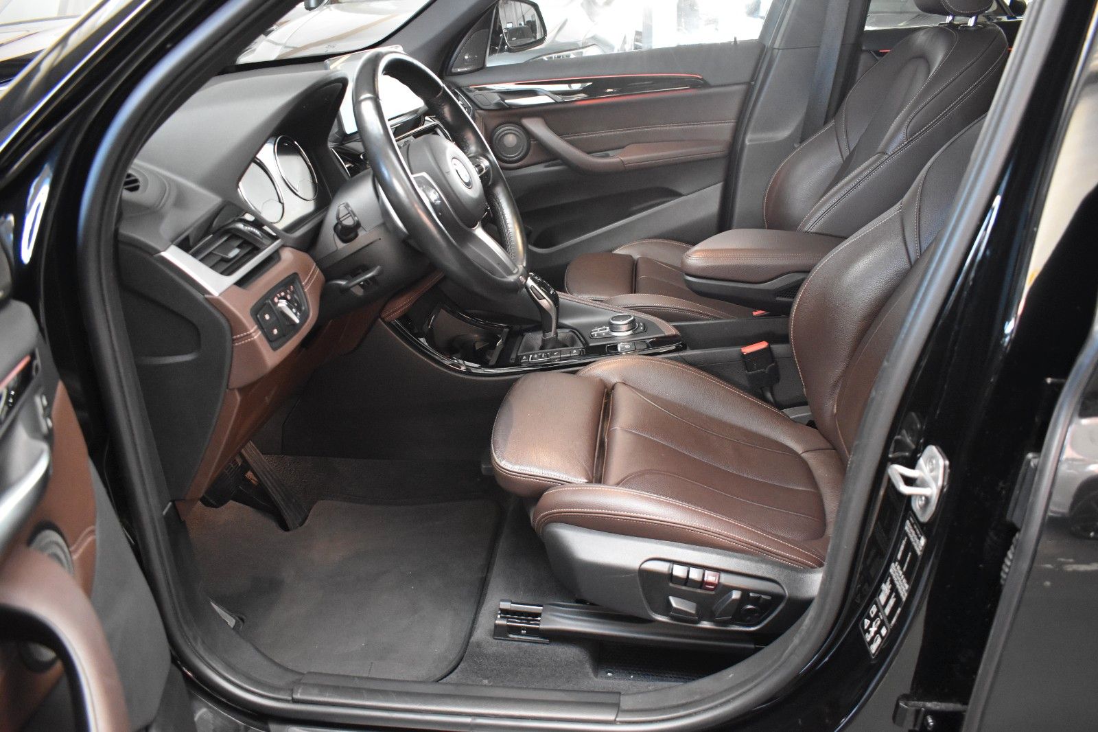 BMW X1 xDrive 25 d M SPORT - Samsaru's Car Outlet
