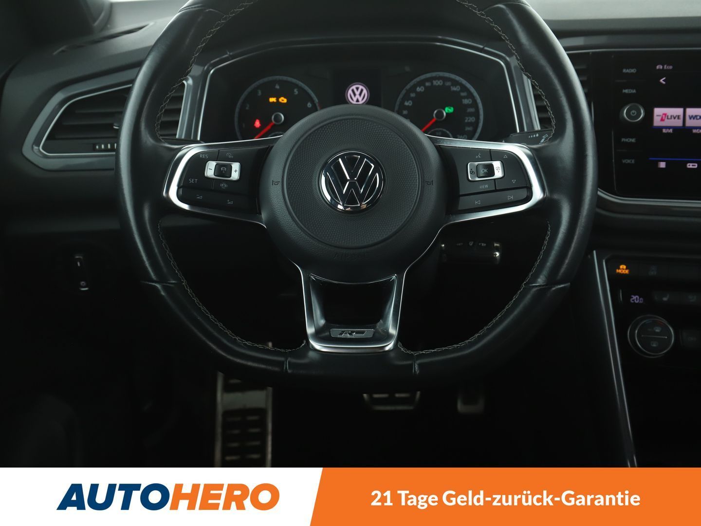 Volkswagen T-Roc 1.5 TSI ACT Sport - Samsaru's Car Outlet
