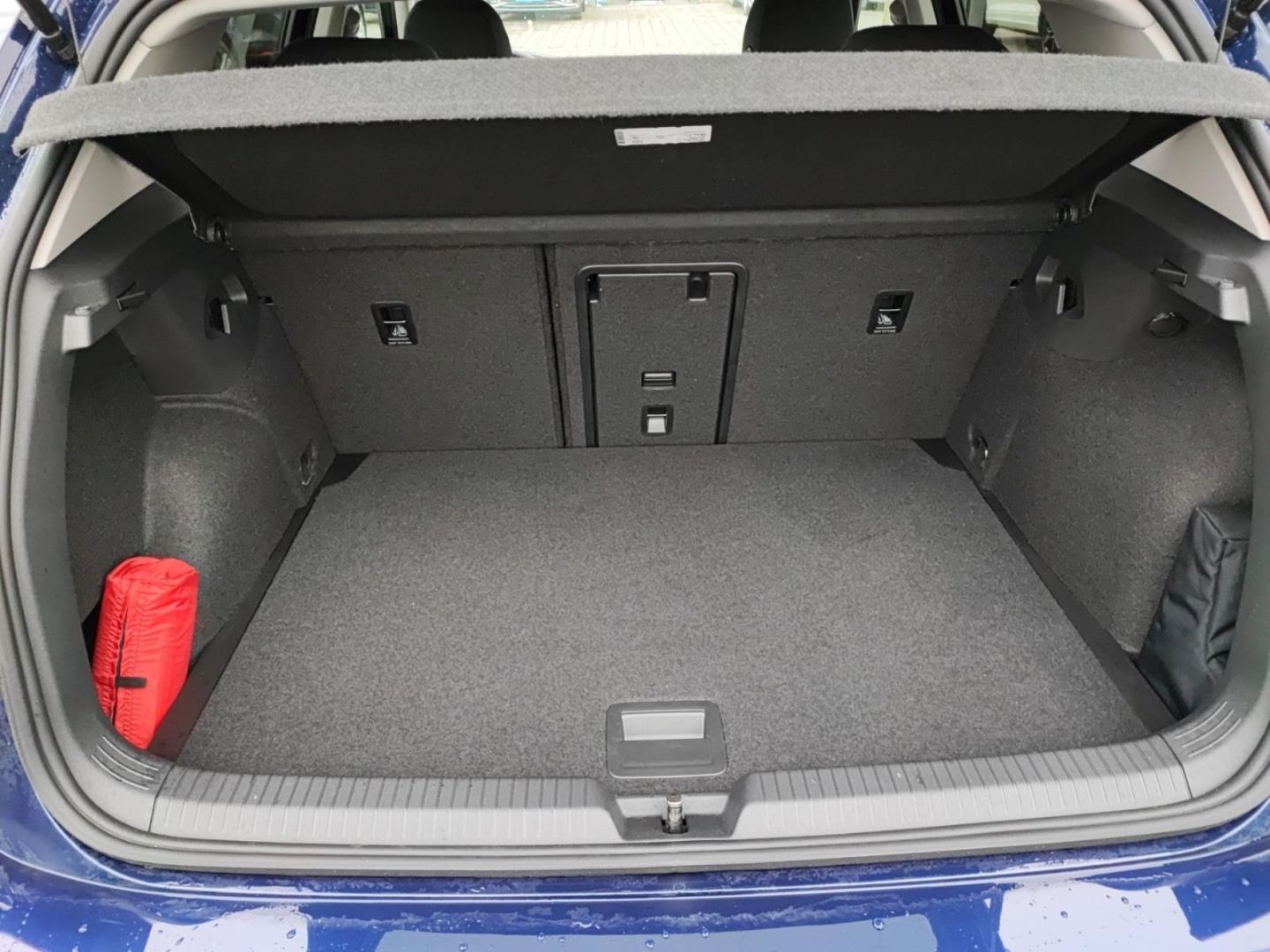 Volkswagen Golf 8 VIII Active eTSI - Samsaru's Car Outlet