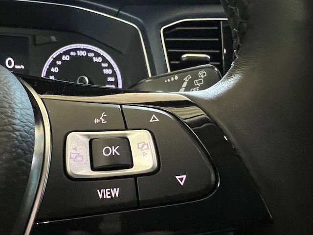 Volkswagen T-ROC United - Samsaru's Car Outlet