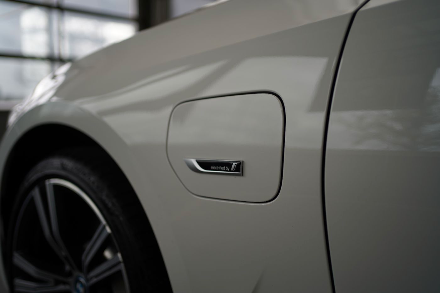 BMW 330e xDri Sport Line +HeadUp+Laserlicht+Komfortz