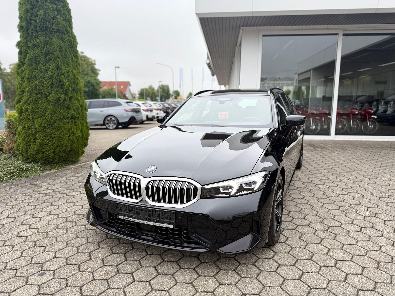 BMW 320 d Touring M-Sport xDrive - Samsaru's Car Outlet