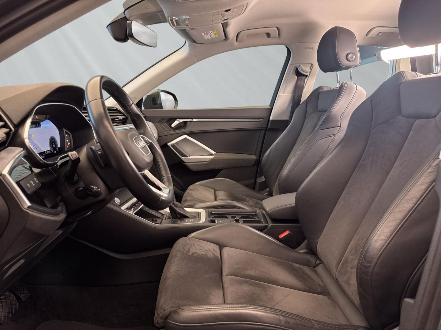 Audi Q3 40 TFSI quattro S tronic - Samsaru's Car Outlet
