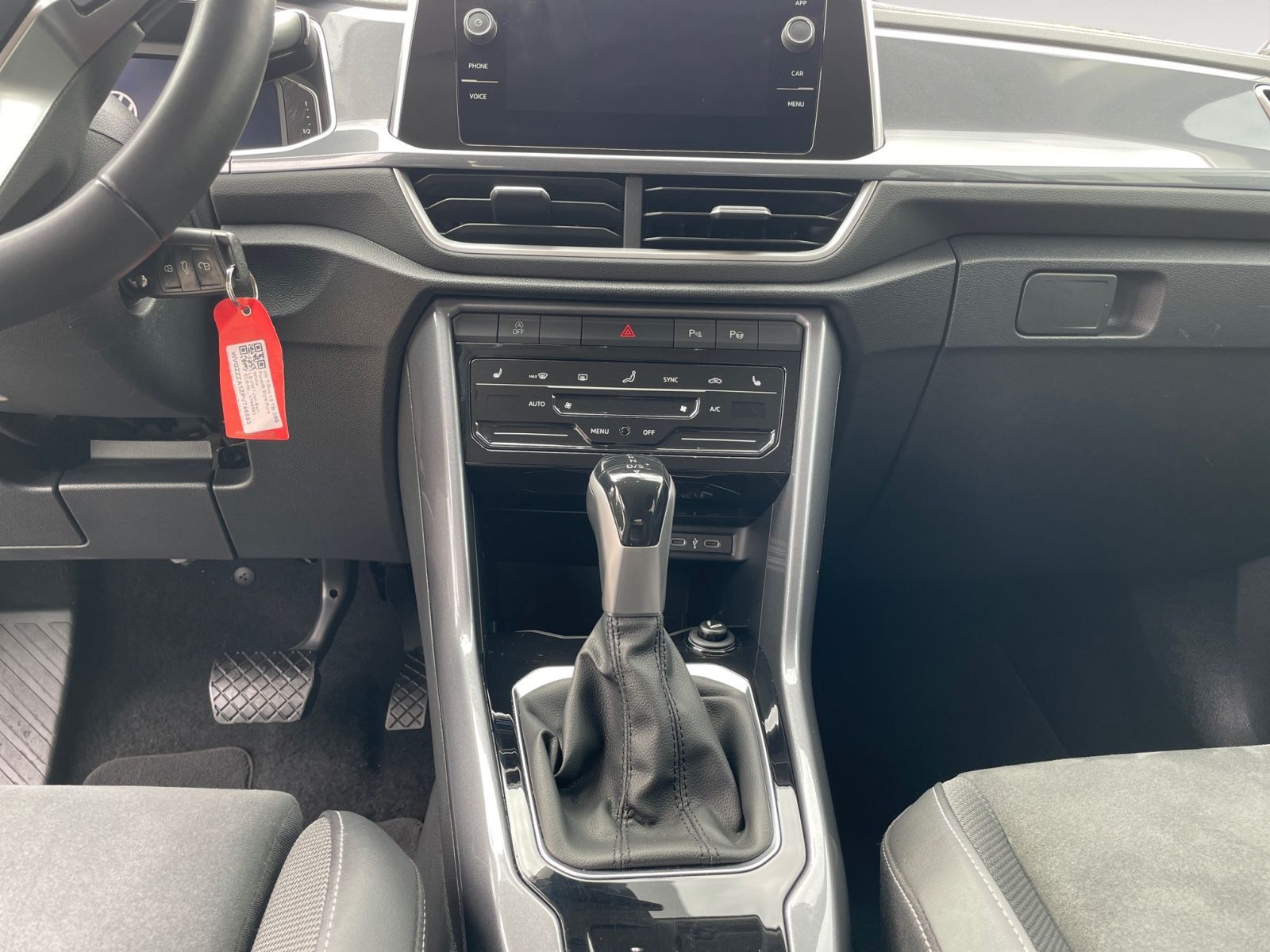 Volkswagen T-Roc 1.5 TSI DSG Facelift Style - Samsaru's Car Outlet