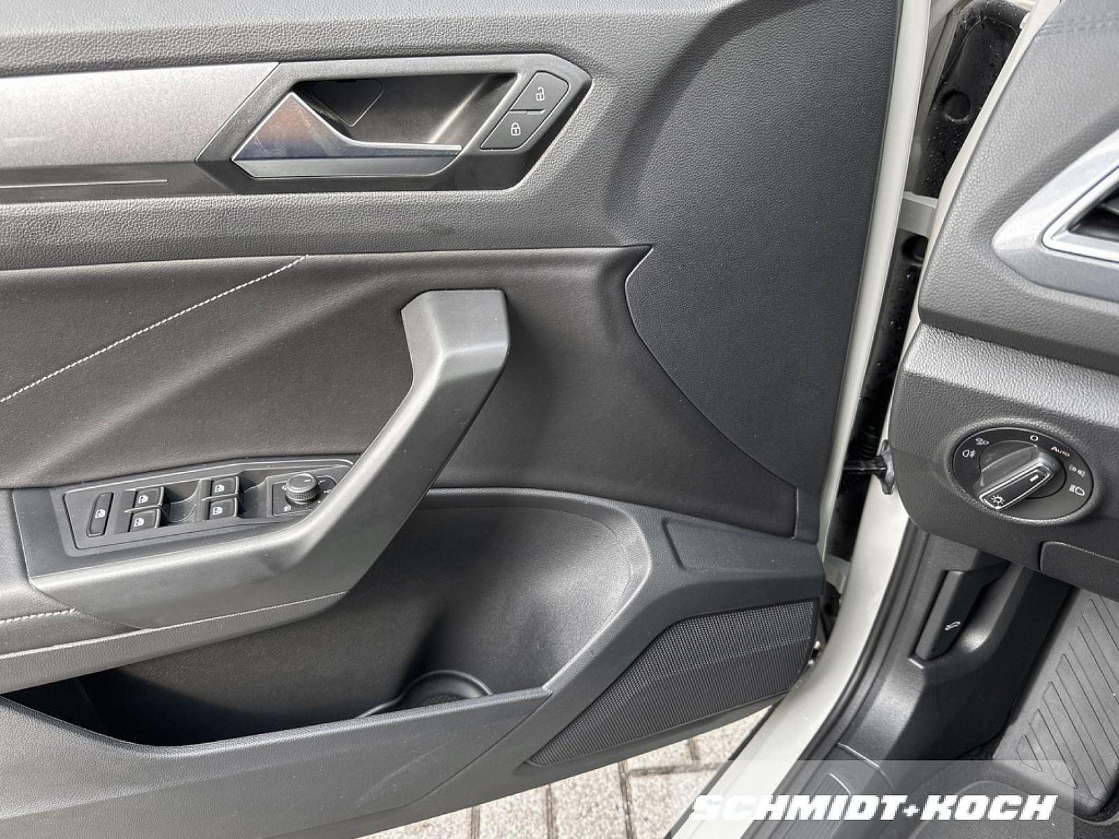 Volkswagen T-Roc 1.0 TSI Style - Samsaru's Car Outlet