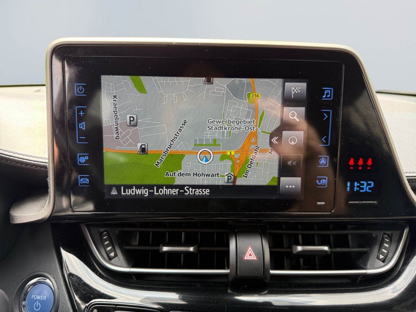 Toyota C-HR 1.8 Hybrid Club - Samsaru's Car Outlet