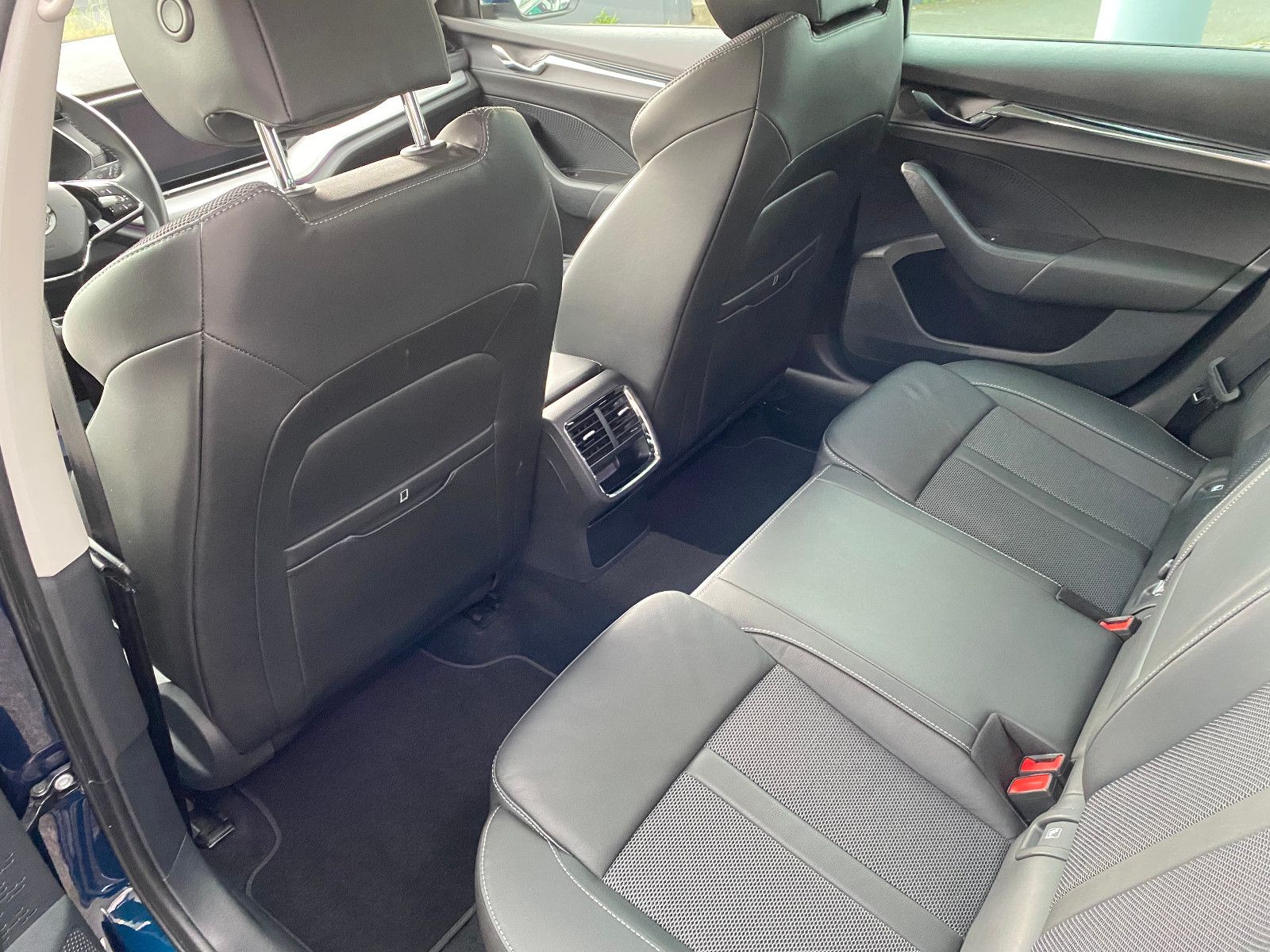 Skoda Octavia Combi 1.5 TSI Style - Samsaru's Car Outlet